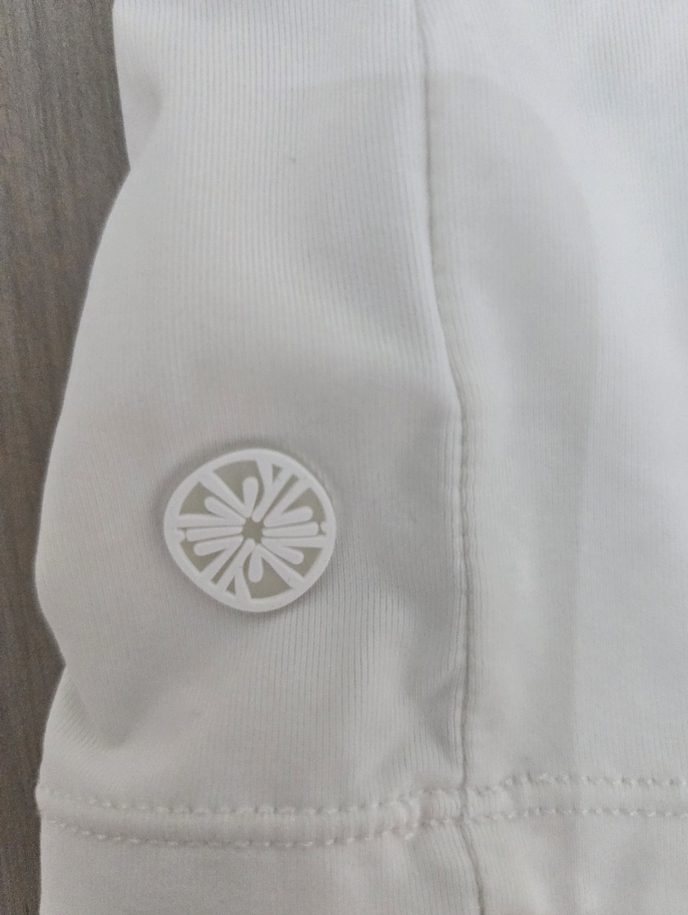 Lilly Pulitzer Luxletic Eyelet Shelf Bra Tank Medium - Picture 7 of 9